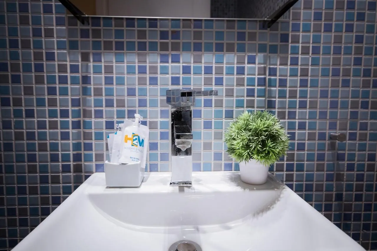 Holidays2Malaga Constitucion High Speed Wifi Apartment 0*, Malaga